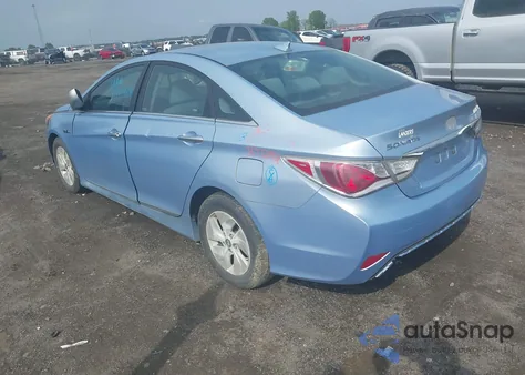 2013 Hyundai Sonata Hybrid from USA, damaged, VIN KMHEC4A43DA077687